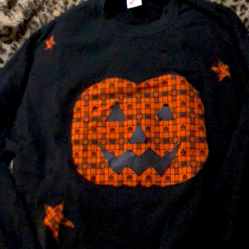 Halloween sweatshirt size large